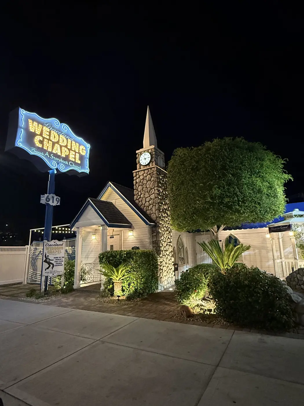 Graceland Wedding Chapel, Vorschau 2